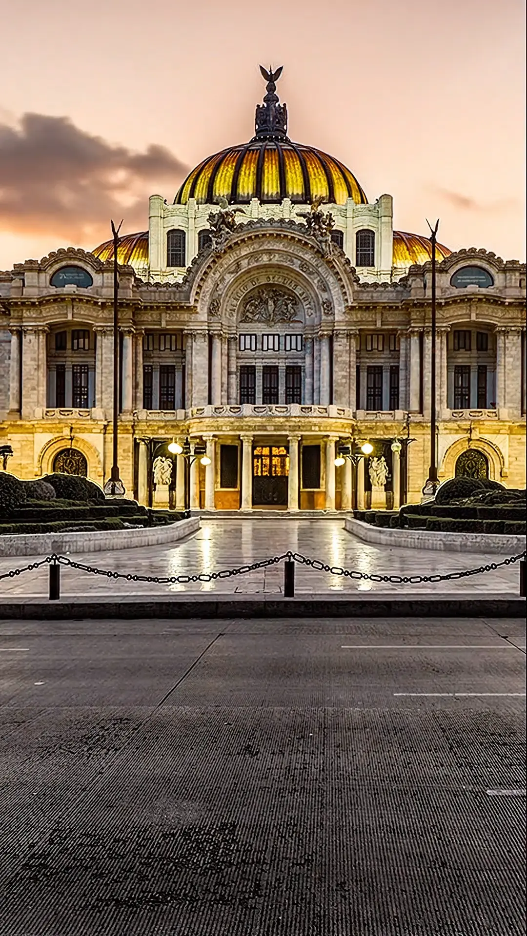 tolantongo Hot springs in Mexico City